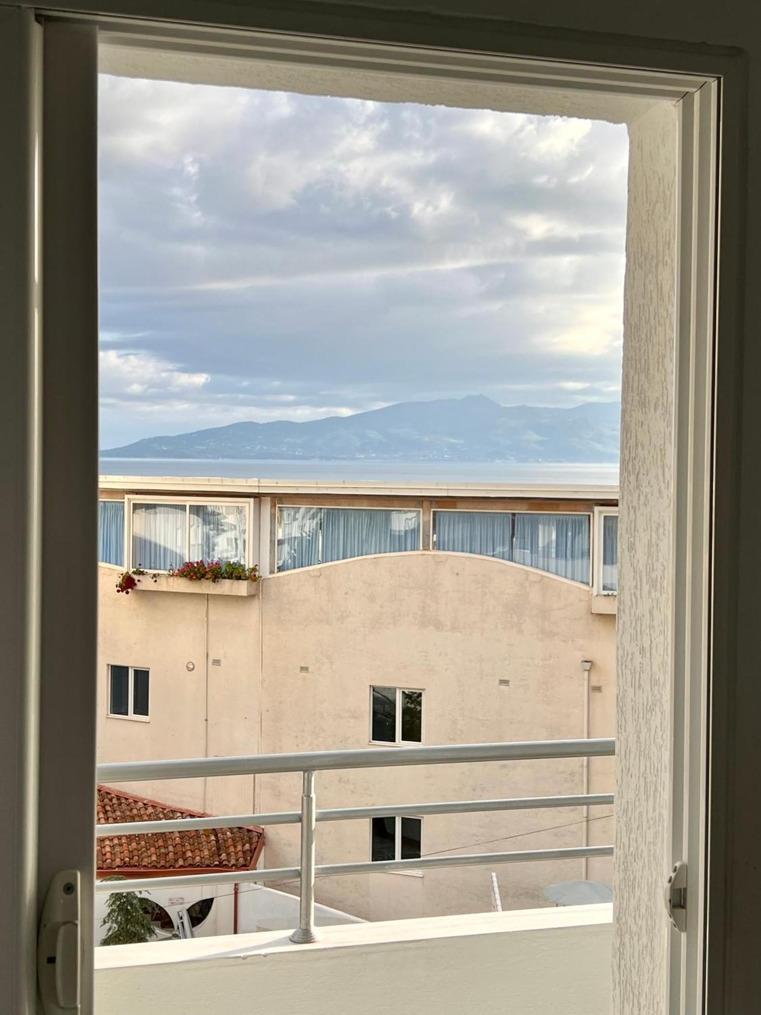 Gjoka Apartments, In Front Of Bougainville Bay Saranda Chambre photo