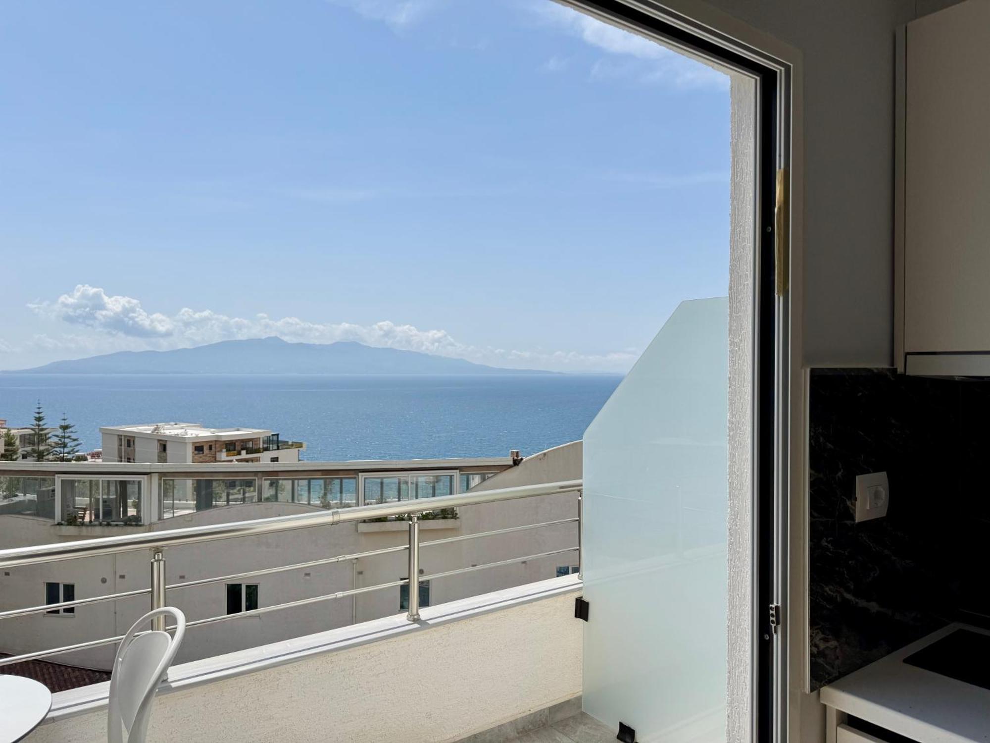 Gjoka Apartments, In Front Of Bougainville Bay Saranda Extérieur photo